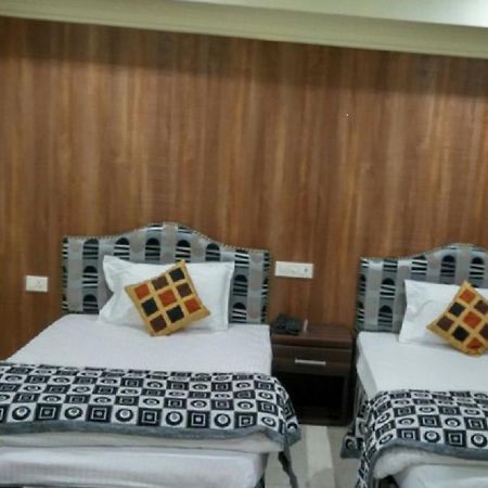 Bodhgaya Gautam Hotel Bagian luar foto