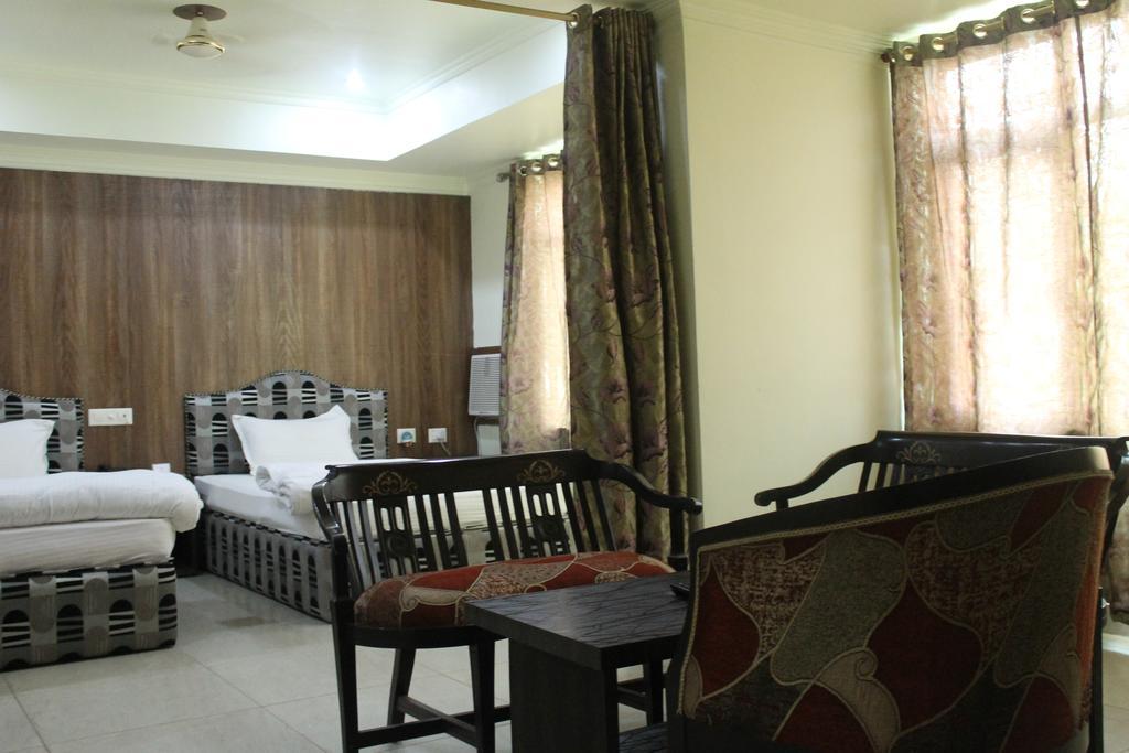 Bodhgaya Gautam Hotel Bagian luar foto