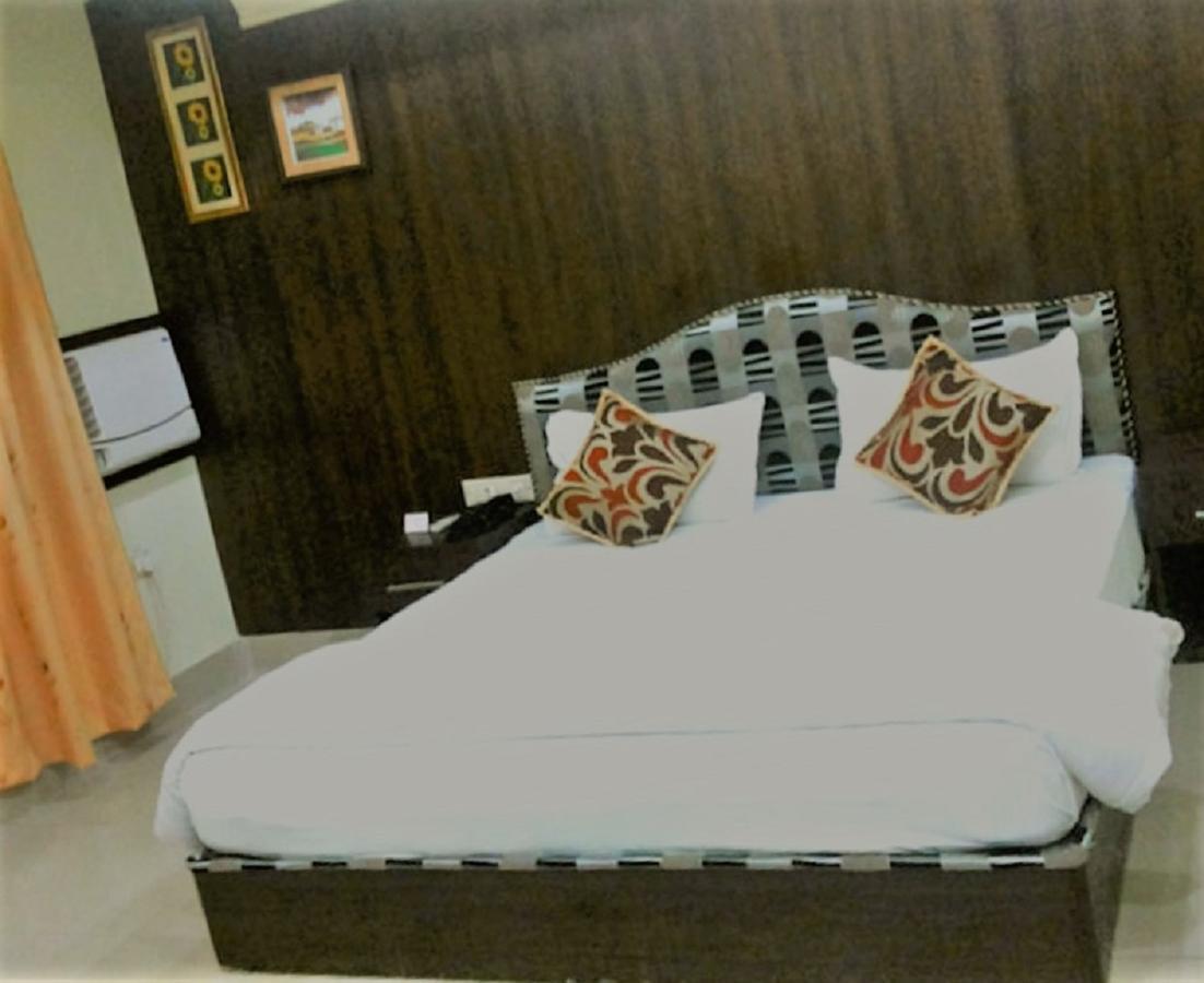 Bodhgaya Gautam Hotel Bagian luar foto