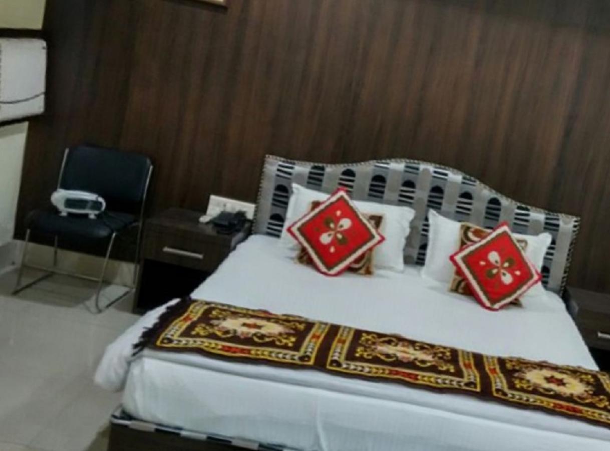Bodhgaya Gautam Hotel Bagian luar foto