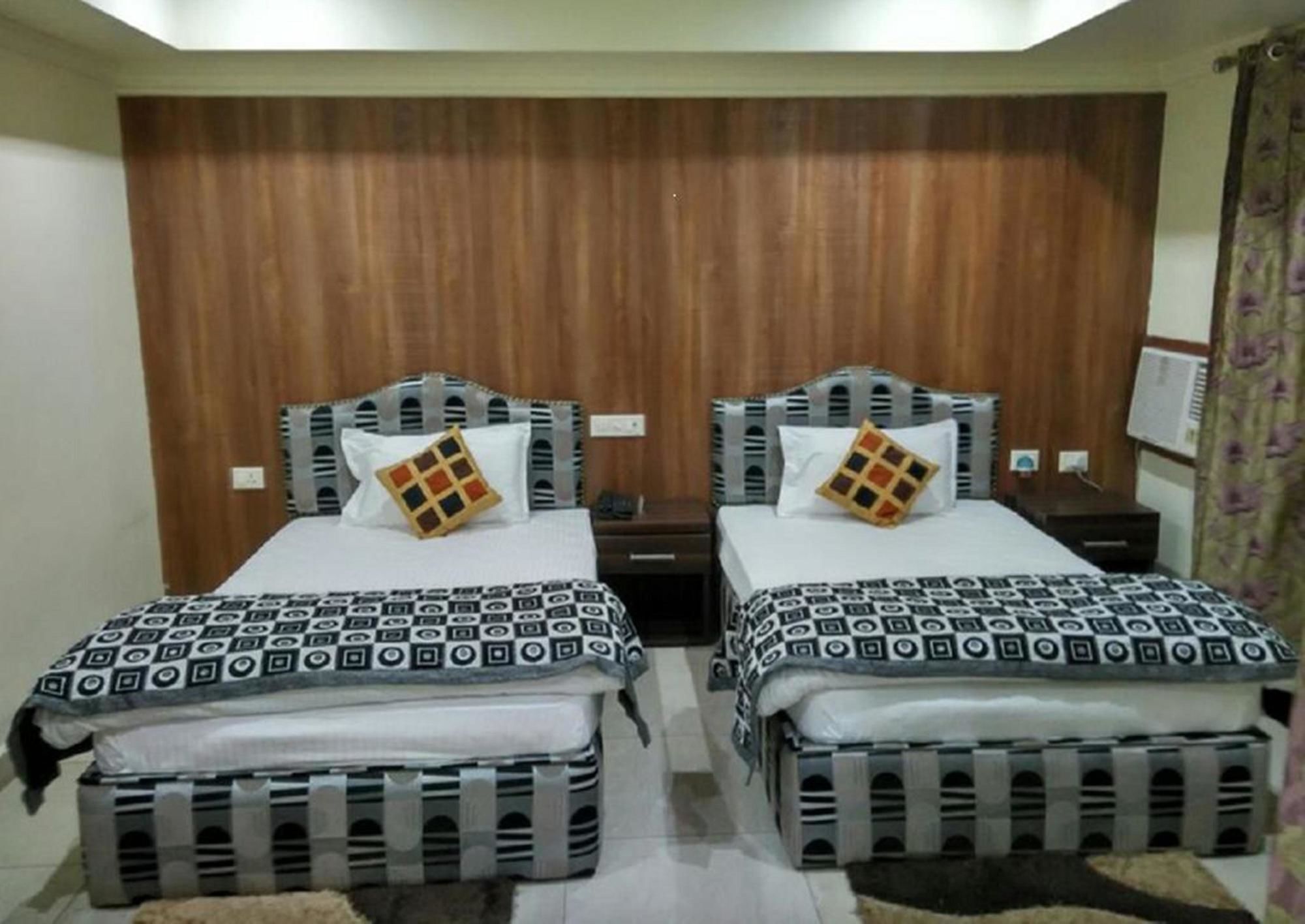 Bodhgaya Gautam Hotel Bagian luar foto