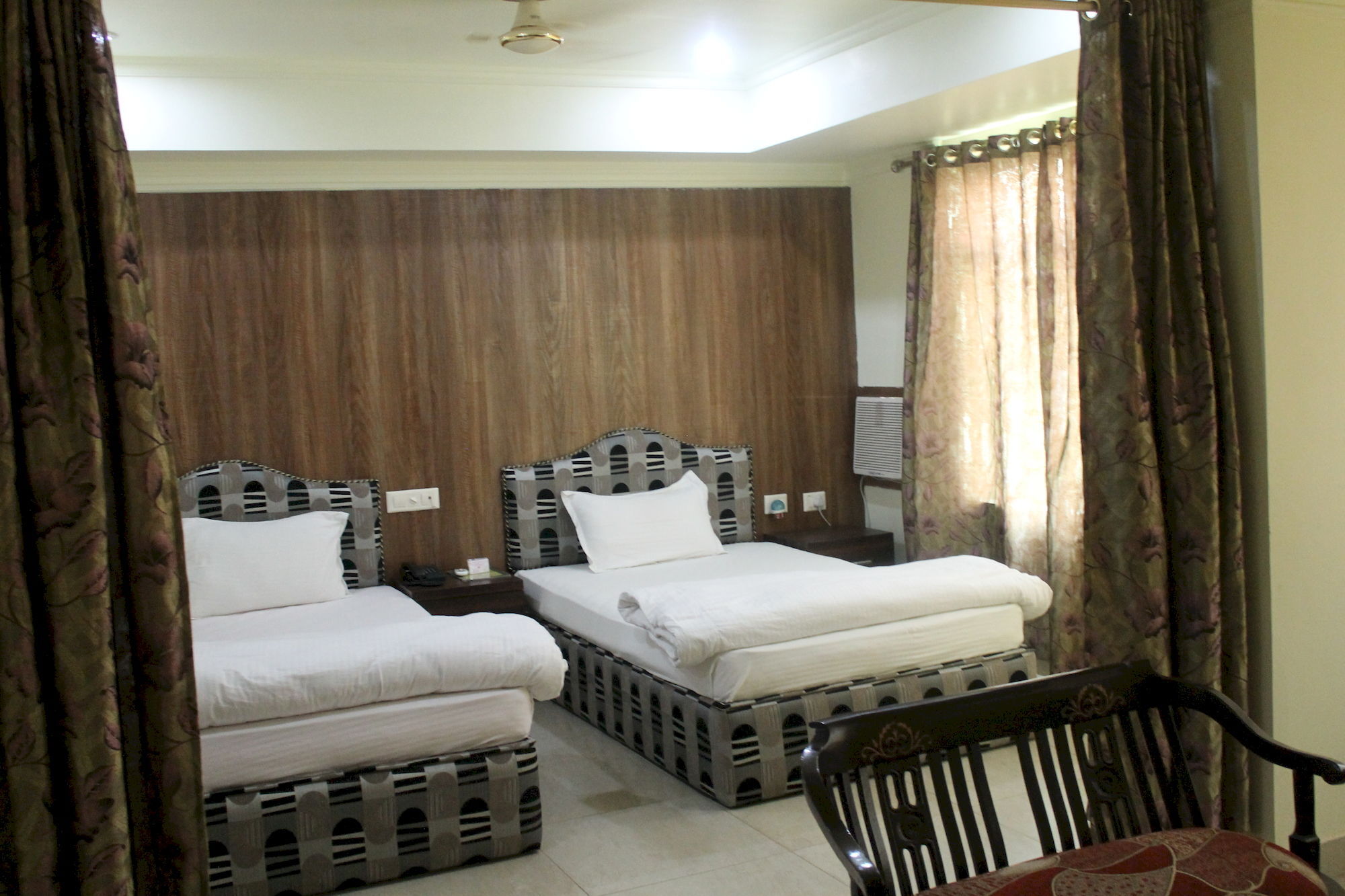 Bodhgaya Gautam Hotel Bagian luar foto